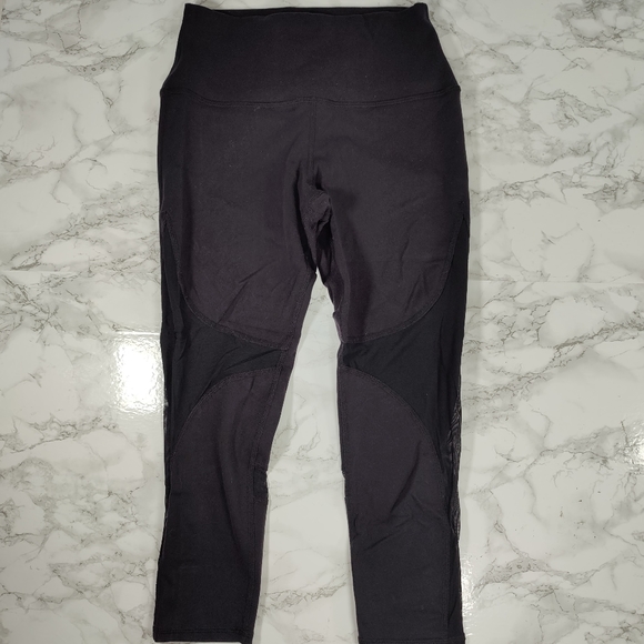 Alo Coast Leggings Black Mesh Cutout Cropped Size Small - Picture 2 of 7